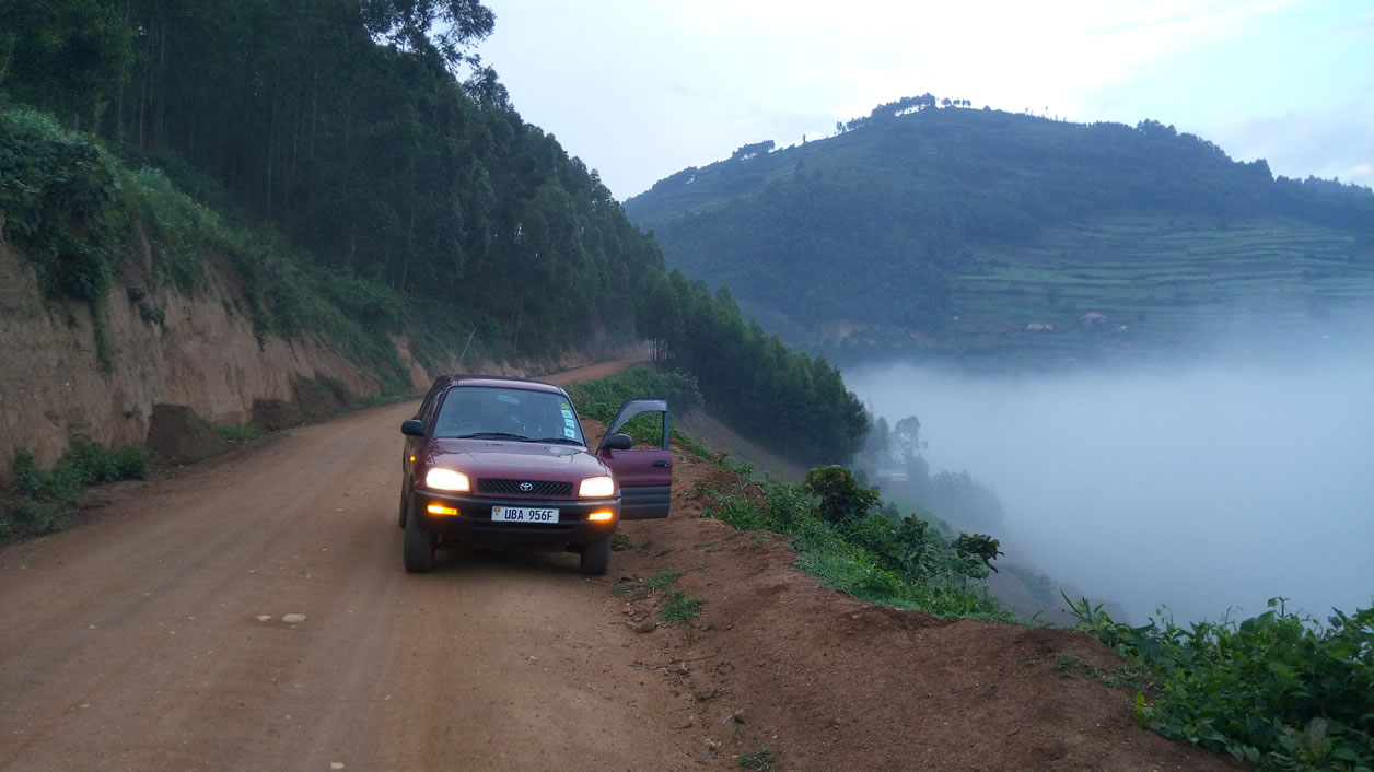 How to Book a Uganda Car Rental Cheaply